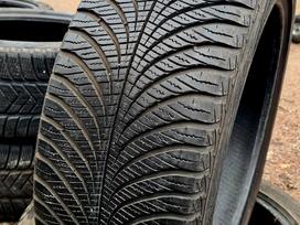 Goodyear Vector 4season Gen-2, winter 235/45 R19
