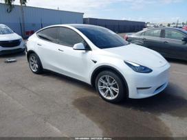 Tesla Model Y, saloon / sedan
