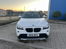 BMW X1 dalimis. Spalvos kodas 300