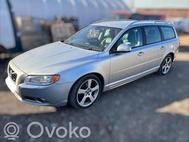 Volvo V70 for parts. Spalvos kodas 426 turime daug įvairių markių automobi