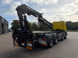 -Kita- HIAB 220 C-5, su kranu
