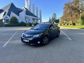 Toyota Avensis, 2.0 l., saloon / sedan