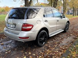 Mercedes-Benz ML350, 3.5 l., minivens
