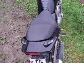 Suzuki -kita- 600cc, street / klasikiniai