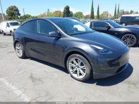 Tesla Model Y, 75 кВт·ч, Внедорожник / Кроссовер