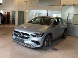 Mercedes-benz Gla180, 1.3 l., visureigis /