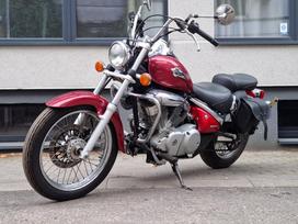 Suzuki Intruder 125cc, čioperiai / kruizeriai