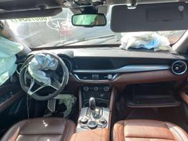 Alfa Romeo Stelvio dalimis. Automobiliai iš