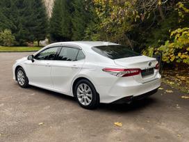 Toyota Camry, 2.5 l., saloon / sedan