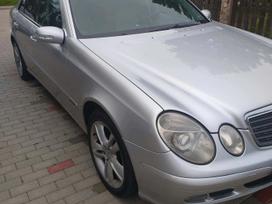 Mercedes-Benz E200, 2.2 l., saloon / sedan