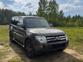 Mitsubishi Pajero, 3.2 l., kita