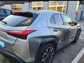 Lexus UX 250h Priekio išorės detalių saugos sistemų ratų durų nėra