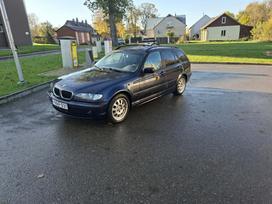 BMW 320, universalas