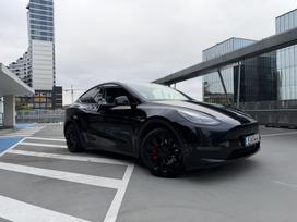 Tesla Model Y, 81 kWh, visurgājējs / krosovers