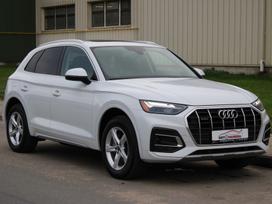 Audi Q5, 2.0 l., off-road / crossover