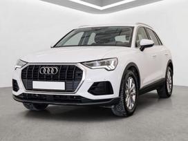 Audi Q3, 2.0 l., off-road / crossover