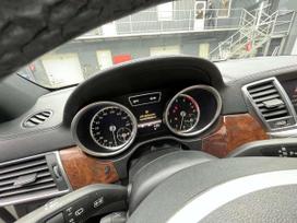 Mercedes-benz Gl550 dalimis. Greičių dėžės