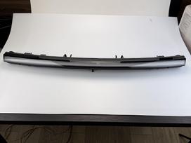 Tesla Model Y gaismas