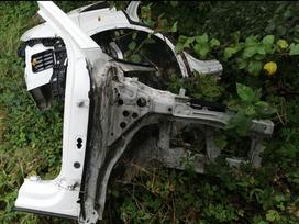 Volkswagen Touareg Ketvirciai panorama kapotas buferiai sparnas groteles