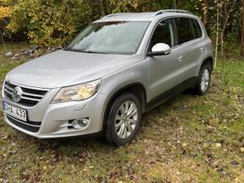 Volkswagen Tiguan, 2.0 l., off-road / crossover