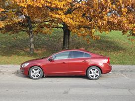 Volvo S60, 2.5 l., saloon / sedan