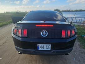 Ford Mustang, 3.7 l., saloon / sedan