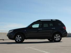Subaru Forester, 2.0 l., off-road / crossover