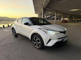 Toyota C-HR, 1.8 l., off-road / crossover