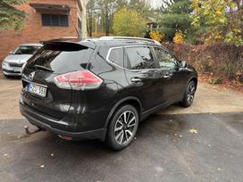 Nissan X-Trail, 1.6 l., off-road / crossover
