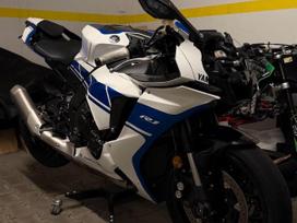 Yamaha R1 1000cc, superbikes