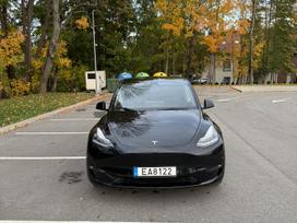 Tesla Model Y, 75 kWh, off-road / crossover