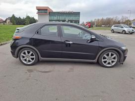 Honda Civic, 1.8 l., hečbekas