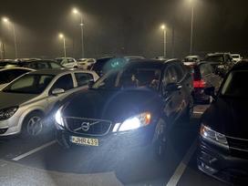 Volvo XC60, 2.4 l., off-road / crossover