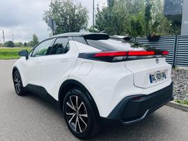 Toyota C-HR, 1.8 l., off-road / crossover