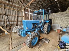 -Kita- MTZ Belarus-82, tractors