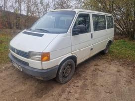 Volkswagen Caravelle, 2.4 l., passenger minibus