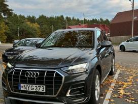 Audi Q5, 2.0 l., off-road / crossover