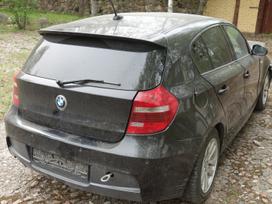 BMW 118 Bmw e87 118d europinis dalimis spalva black sapphire metall
