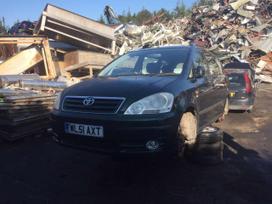 Toyota Avensis Verso по частям