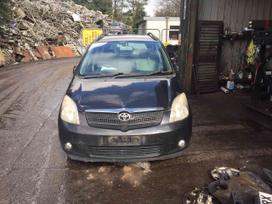 Toyota Corolla Verso по частям