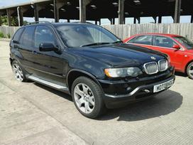 BMW X5 по частям. Variklio nera galimas autodetalių pristatymas visoj
