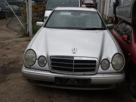 Mercedes-Benz E220 Dalimis