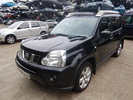 Nissan X-Trail rezerves daļās. 2 0 dyzelinis variklis automatine deze automobili