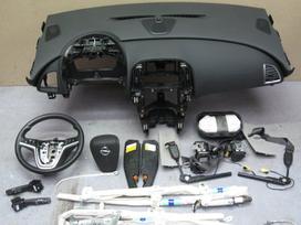 Opel Zafira for parts. Parduodame originalias oro pagalves restauruojame sr