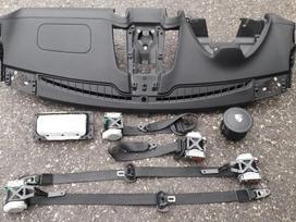 Porsche Cayenne seat belts