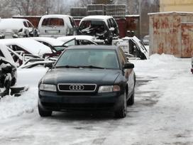 Audi A4 Audi a4 1995 m 1 8 benzinas 92 kw sedanas žalia spalva