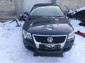 Volkswagen Passat Turimas šio automobilio detalių kainas ir nuotraukas galite pam
