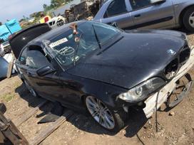BMW 320 dalimis. Automobilis ardomas dalimis запасные части автомобиля