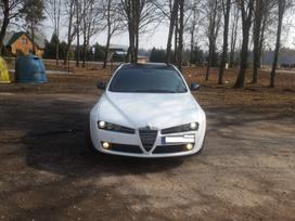 Alfa Romeo 159 dalimis. Odinis salonas xenon zibintai juodos lubos skambinti s