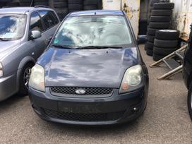Ford Fiesta rezerves daļās. Automobilis is vokietijos